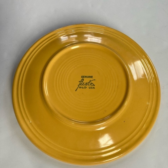 VINTAGE FIESTAWARE Pottery 9.5” Dinner Plate Original Sunflower Yellow - Picture 3 of 4